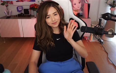 hottest twitch streamers|Top Female Twitch Streamers in 2022 .